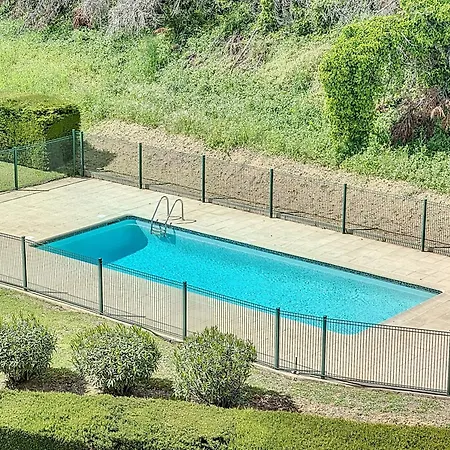 Jolie 2p En Rdj Avec Piscine Et Parking *