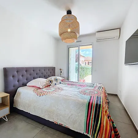 Jolie 2p En Rdj Avec Piscine Et Parking Διαμέρισμα *