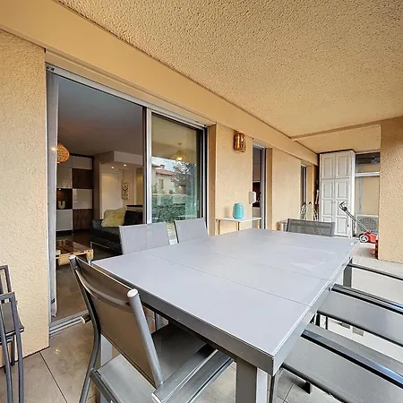 Jolie 2p En Rdj Avec Piscine Et Parking Διαμέρισμα *