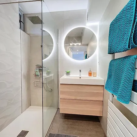 Jolie 2p En Rdj Avec Piscine Et Parking Διαμέρισμα *